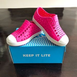 Natives- Kids- Jefferson - HOT PINK  - sz 8